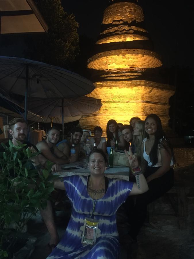 Tiger House Hostel (Adults Only) Чиангмай Екстериор снимка