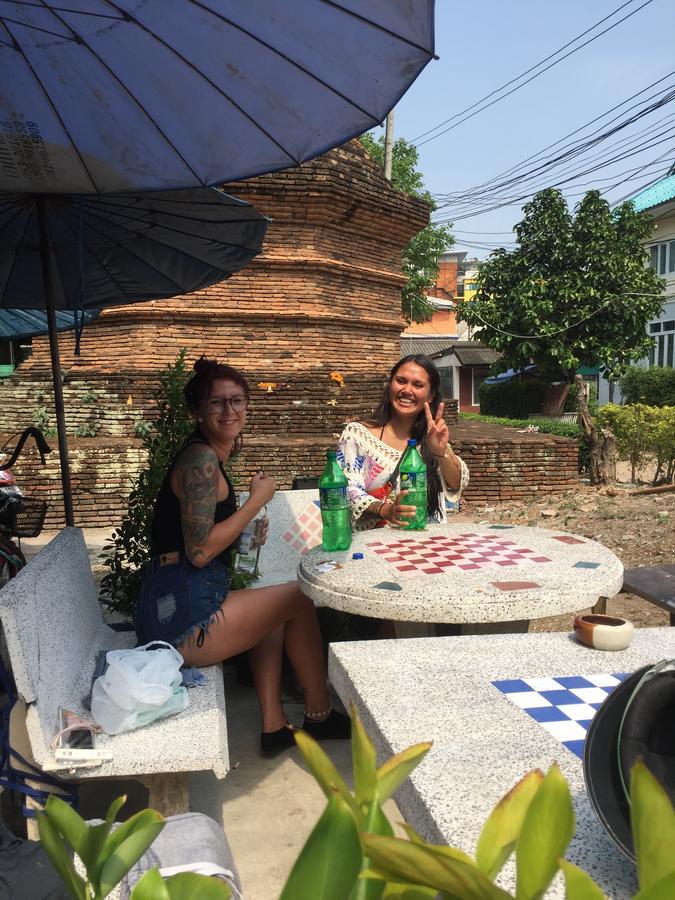 Tiger House Hostel (Adults Only) Чиангмай Екстериор снимка
