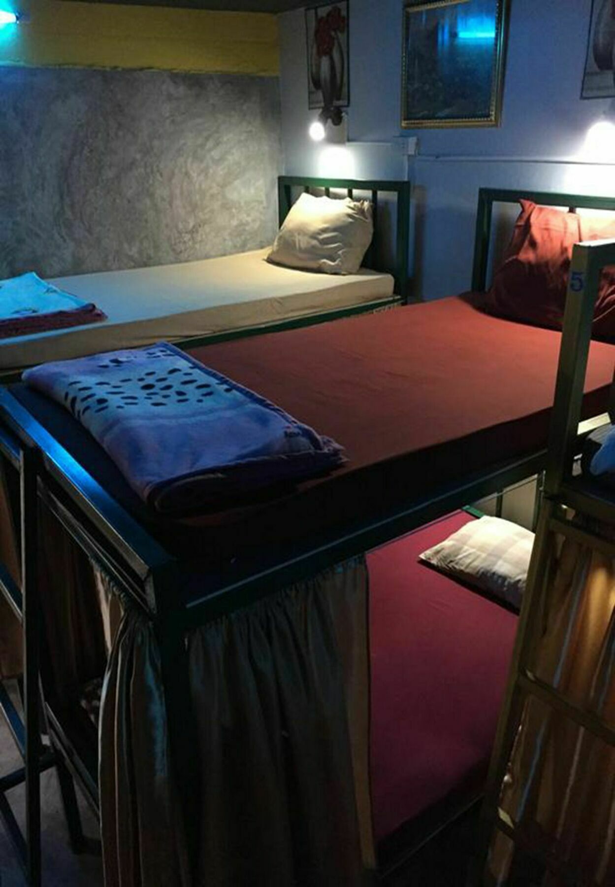 Tiger House Hostel (Adults Only) Чиангмай Екстериор снимка