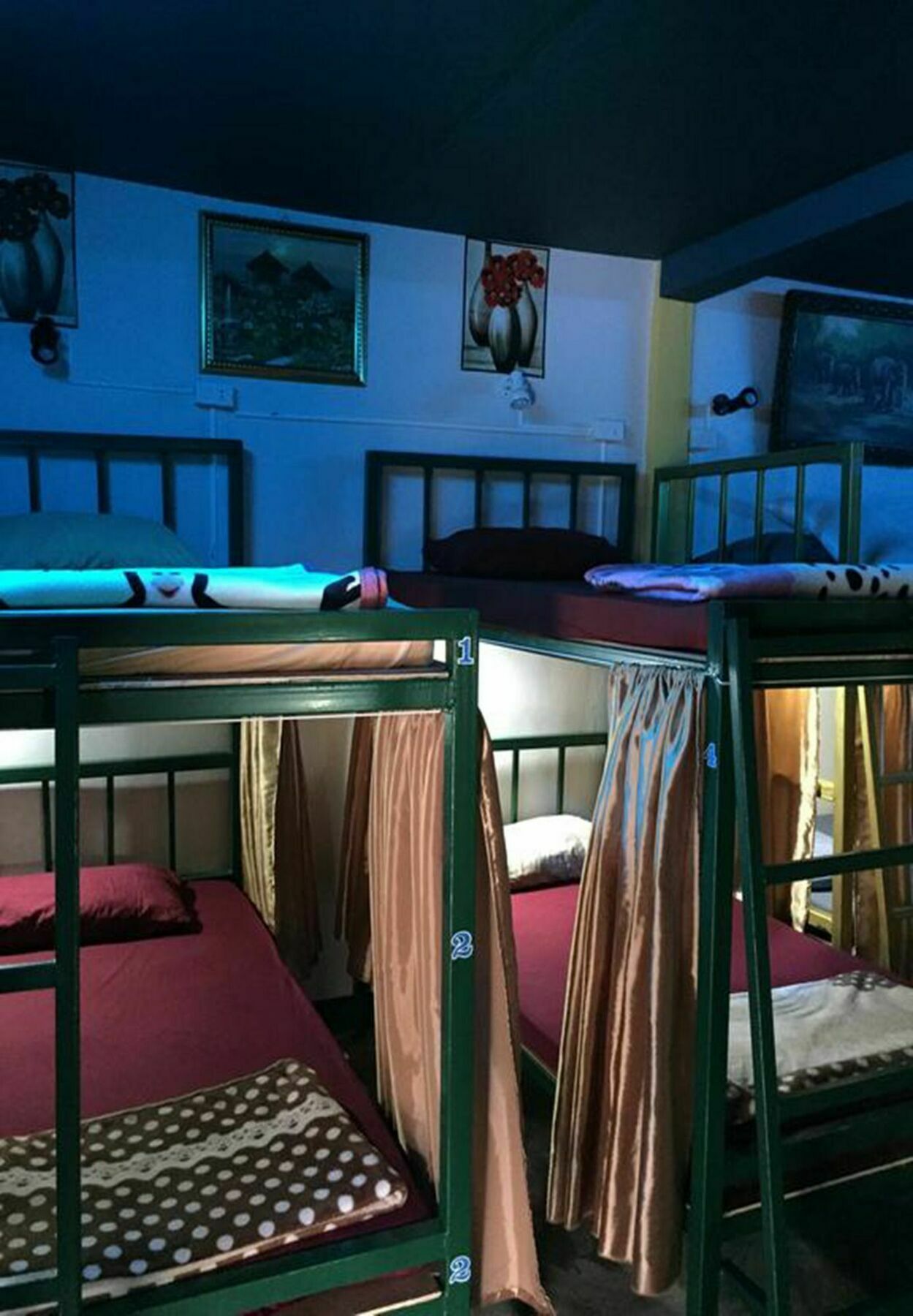 Tiger House Hostel (Adults Only) Чиангмай Екстериор снимка
